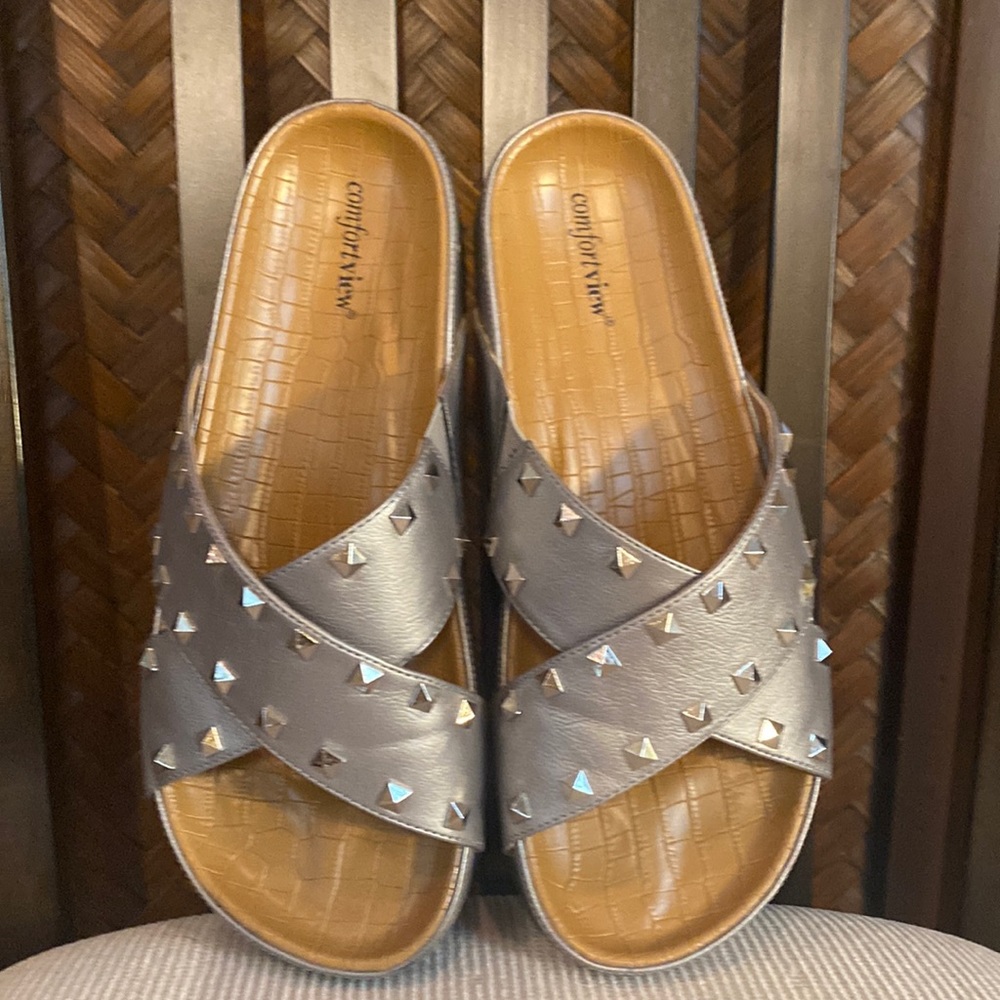 COMFORTVIEW - Gia Studded Sandal Silver 11W
